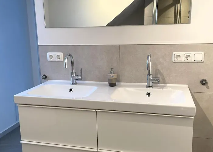 Mit Grosser Dachterrasse * Άαχεν